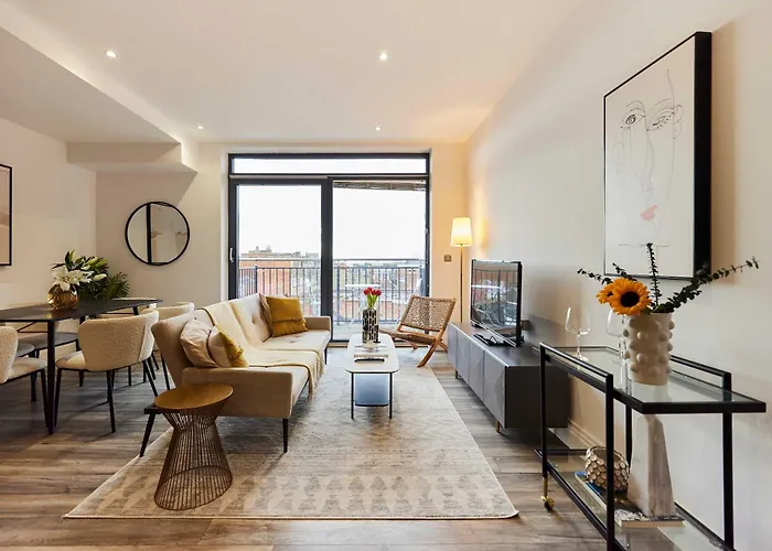 The Harlesden Escape - Spacious 3Bdr Flat With Balcony